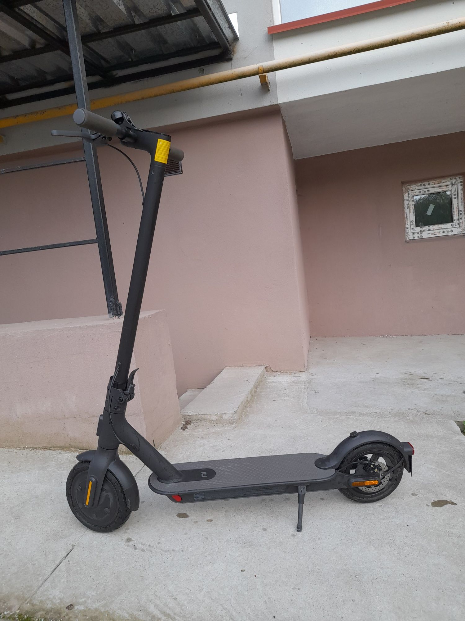 Електросамокат Ксяомі Mi Electric Scooter Essential