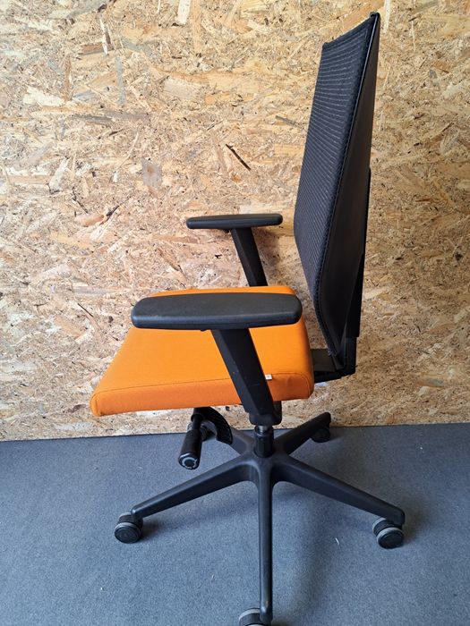 Fotel biurowy obrotowy Profim Raya NET  20SL  P54PU