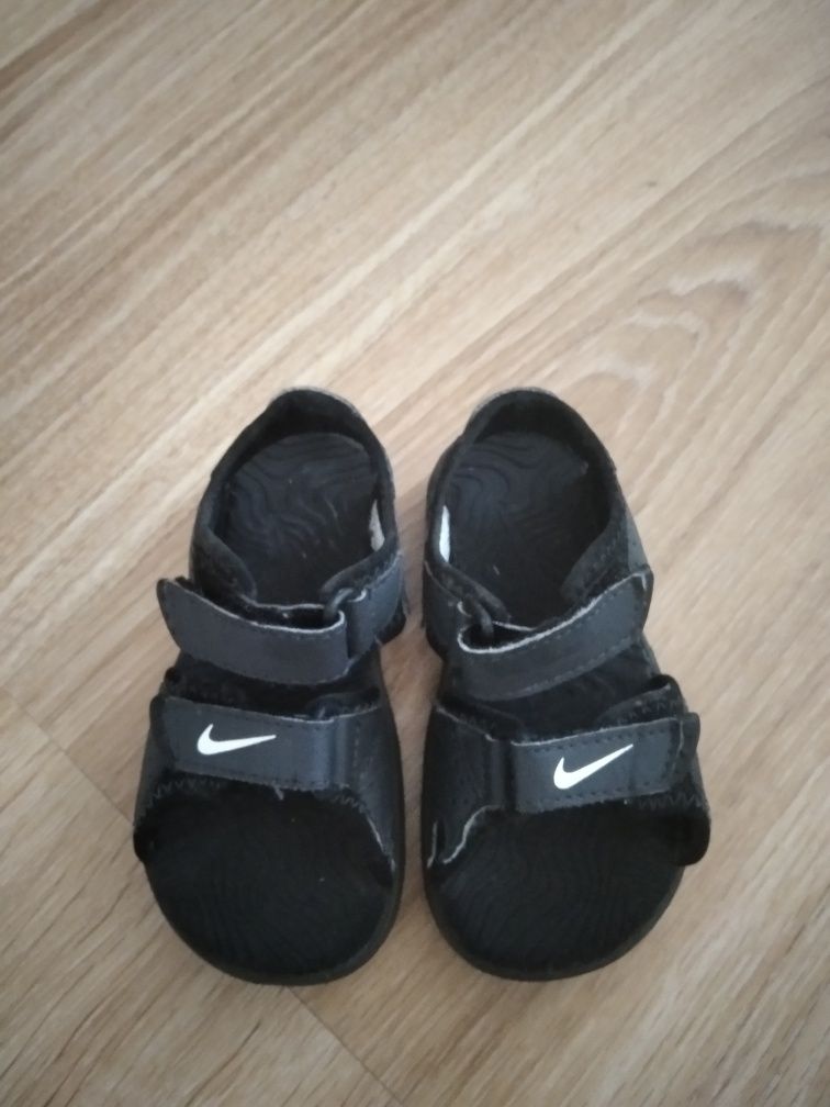 Sandałki nike rozmiar 23,5