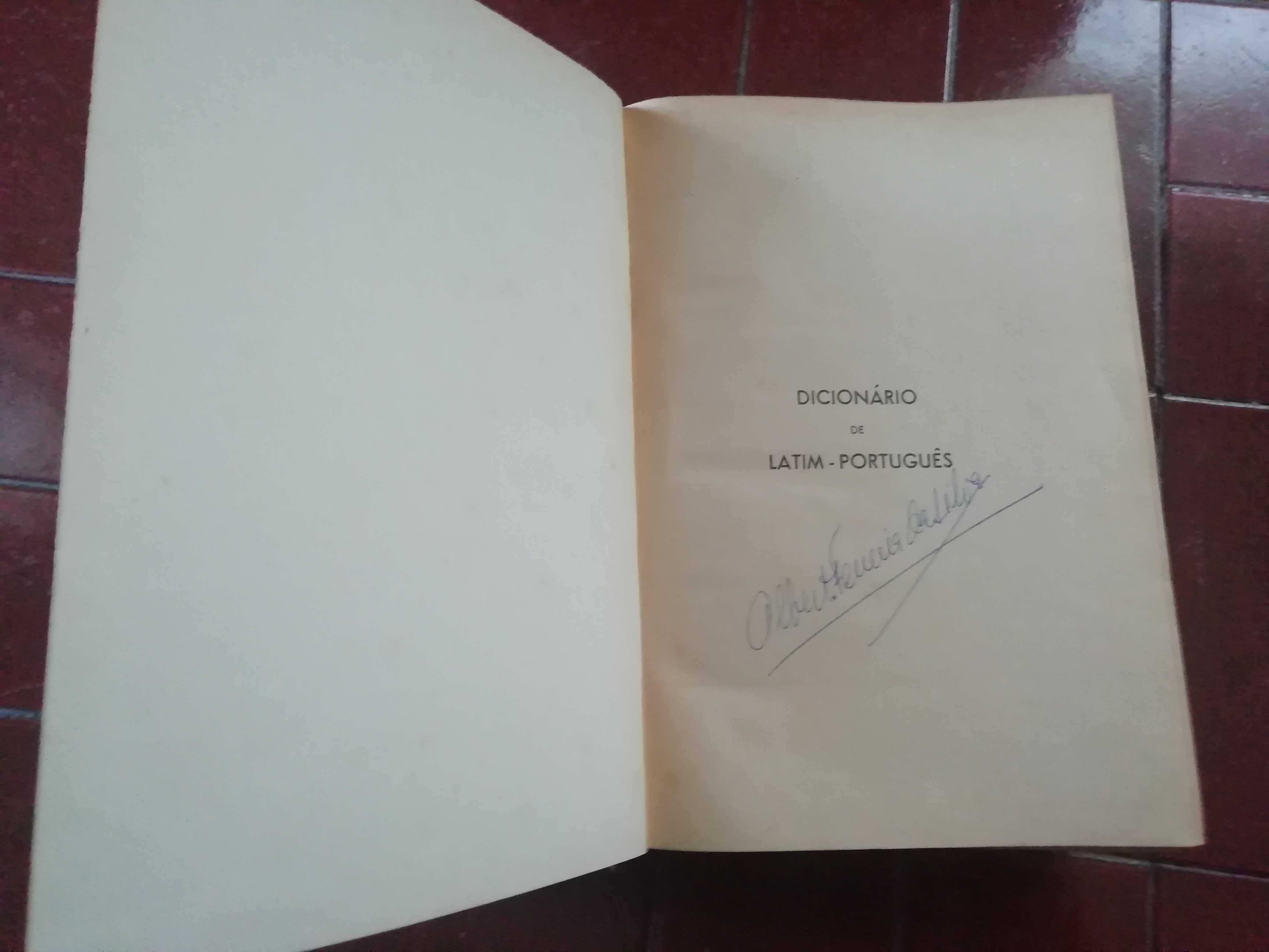 Dicionário Latim Português (Porto Editora)