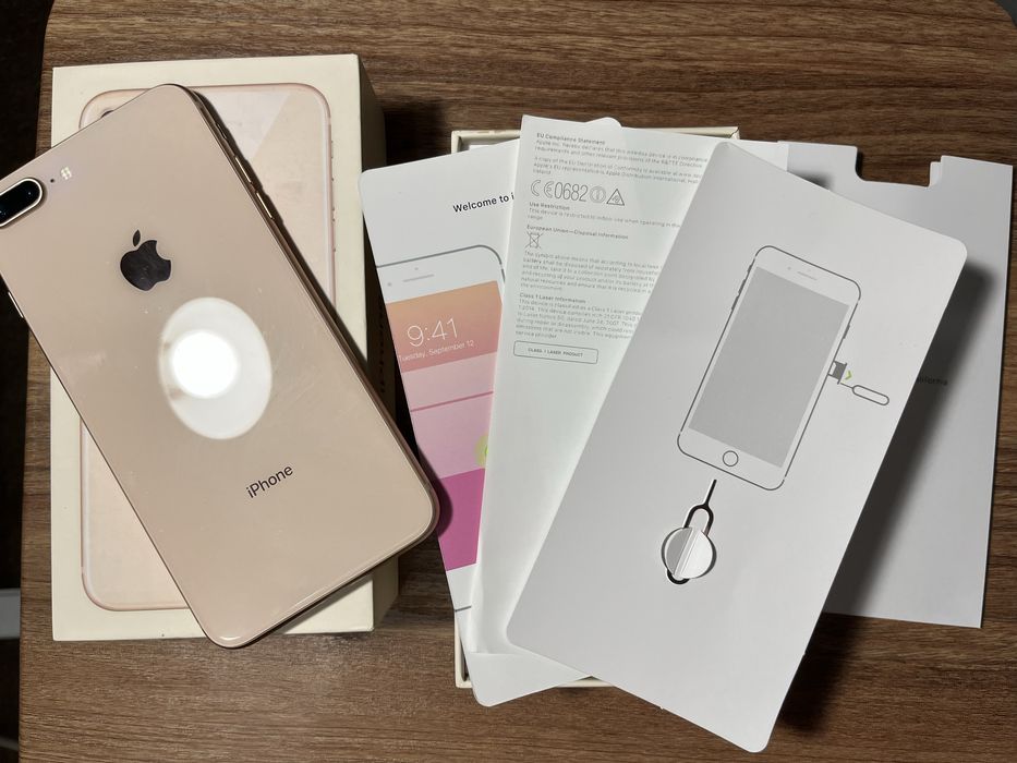 Iphone 8 plus (64 GB) Rose Gold
