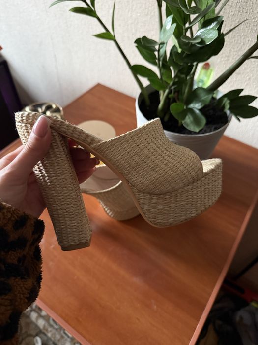 Плетені шикарні мюлі