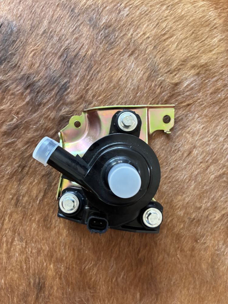 Pompa wody falownika TOYOTA PRIUS 1.5 04000    32528