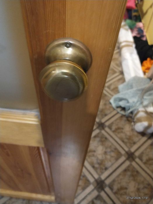 Drzwi przesuwne drewniane sosnowe z szybą , szerokość 88 wysokość 212