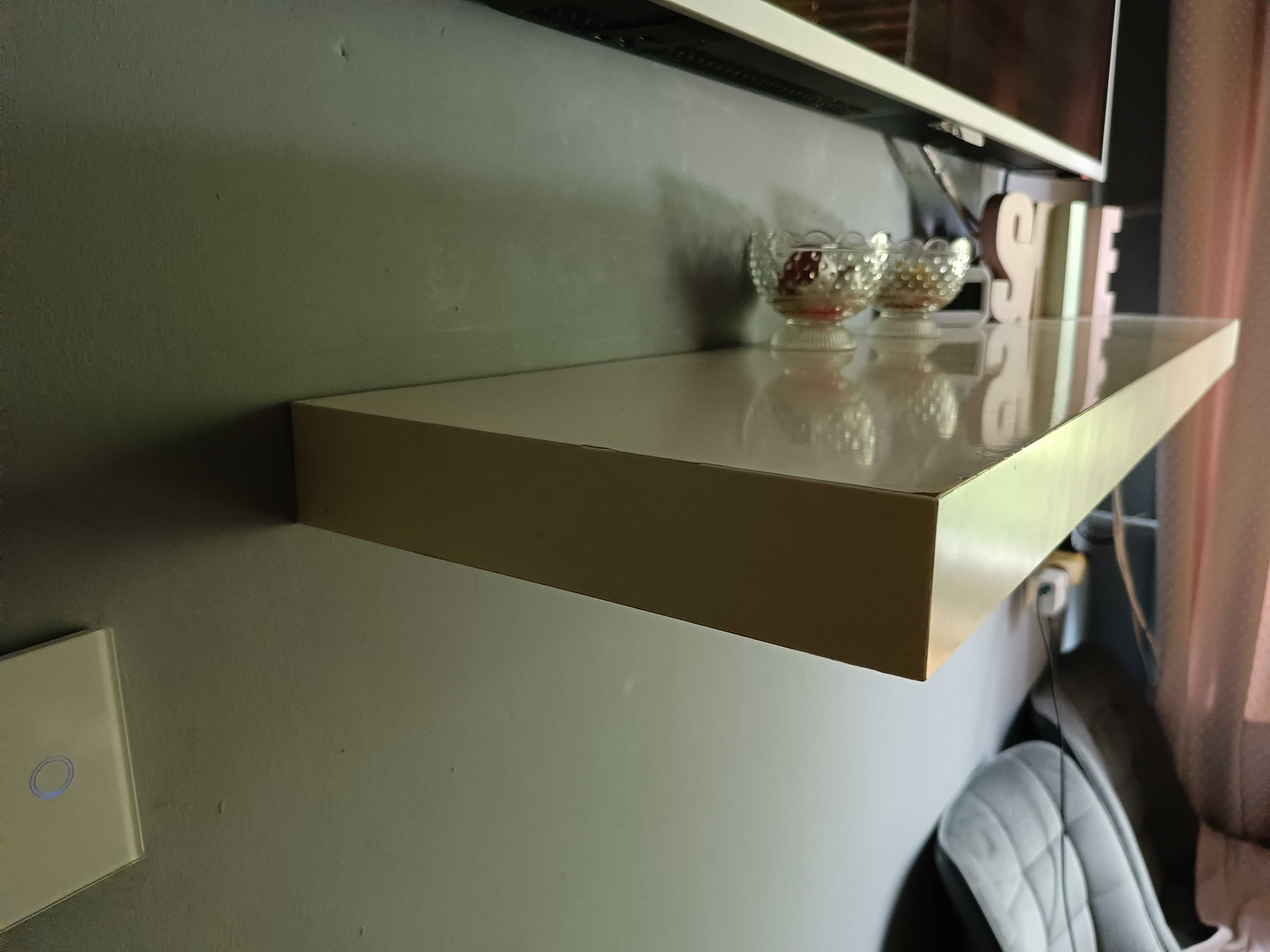 Ikea półka ścienna Lack bejcowana na biało