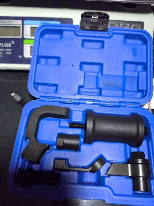 Комплект для снятия топливных форсунок.