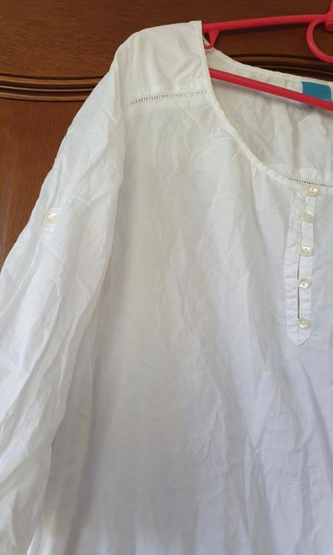 Легка бавовняна жіноча сорочка біла