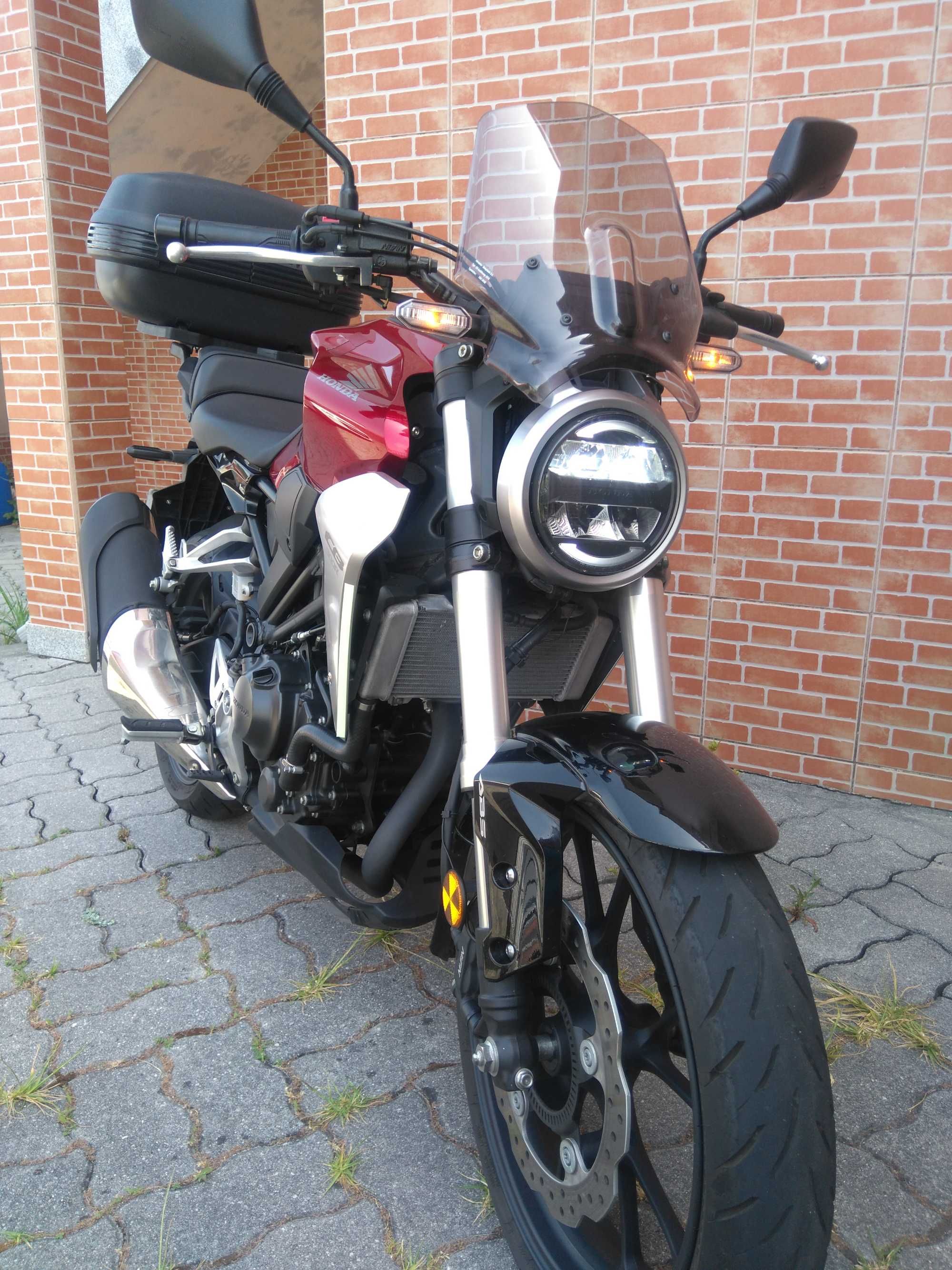 Honda Cb300 muito estimada