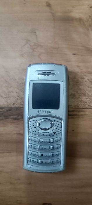 Телефон Samsung c100 кнопковий