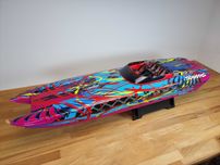Model łodzi wyścigowej RC Traxxas DCB M41 Widebody Catamaran + pakiety