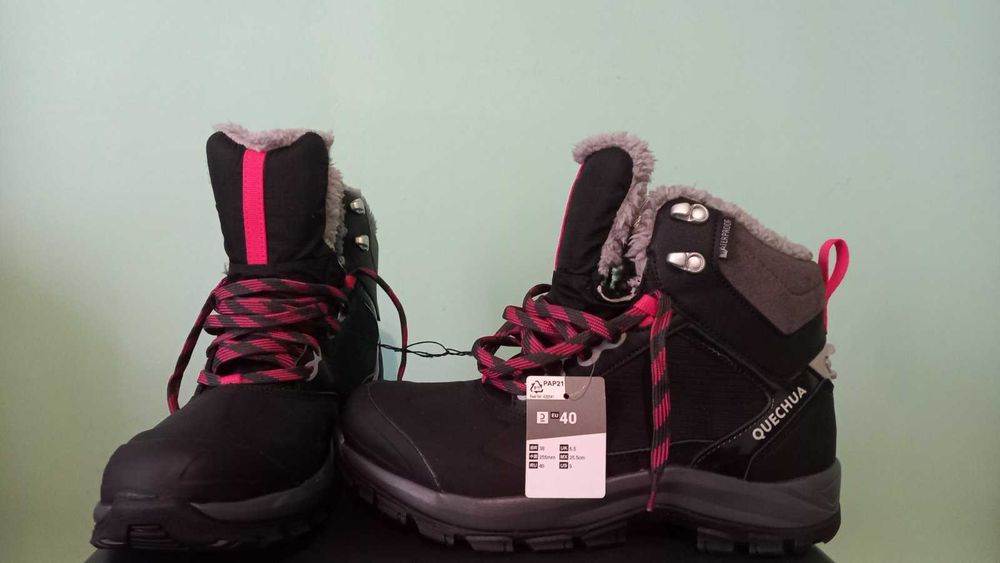 Жіночі трекінгові черевики SH520 X-Warm Quechua