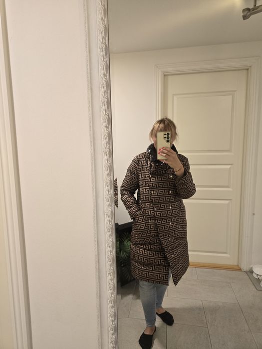 Płaszcz dwustronny w stylu Versace