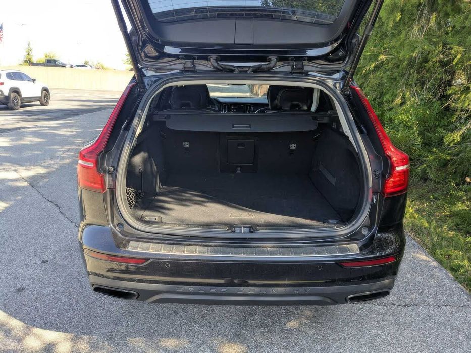 Volvo V60 Cross Country T5      2020