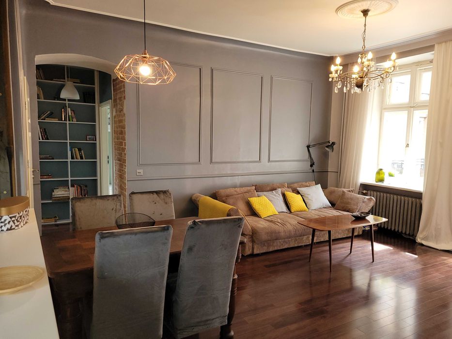 Komplet 4 stylowych krzeseł tapicerowanych