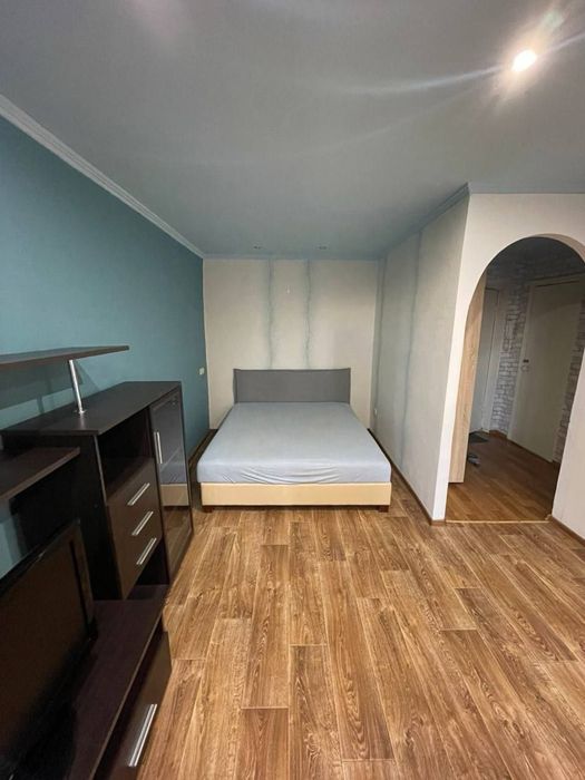 Продам простору 1-кімнатну квартиру ж/м Тополя вул.Тополина 14