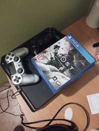 Konsola PS4 slim z 2 padami i 8 grami