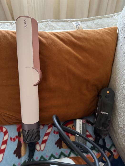 Продам Dyson airstrait