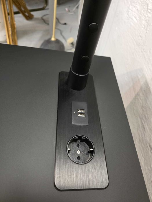 Biurko Premium Nowy Styl 140x70 z USB i lampą
