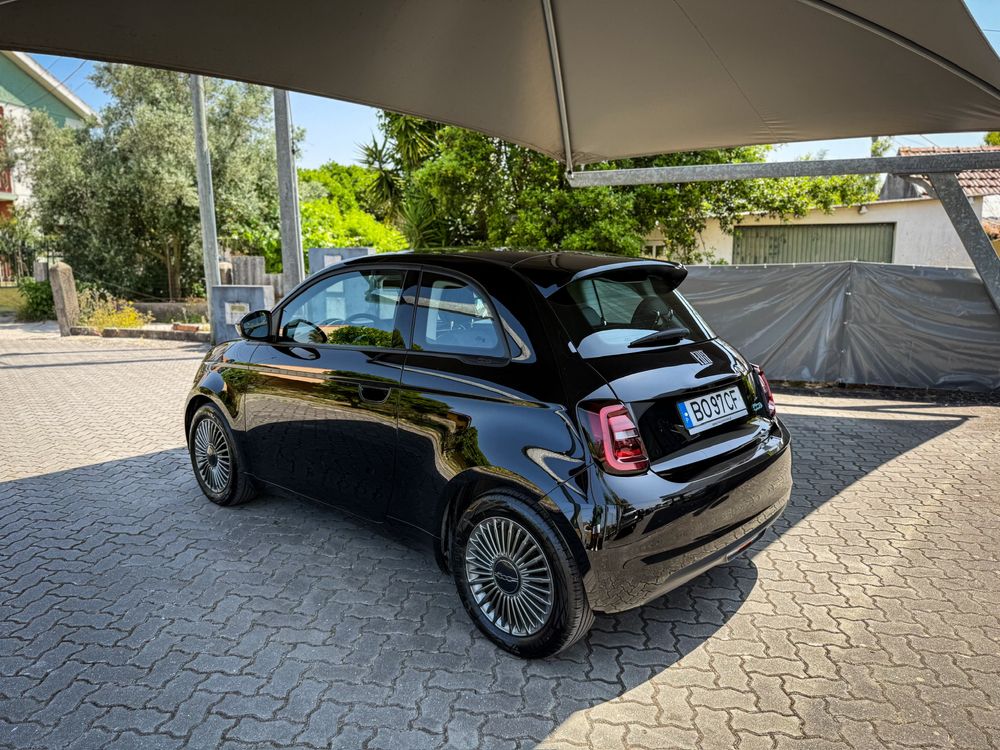 Fiat 500e Icon 42 kWh c/ IVA Dedutível