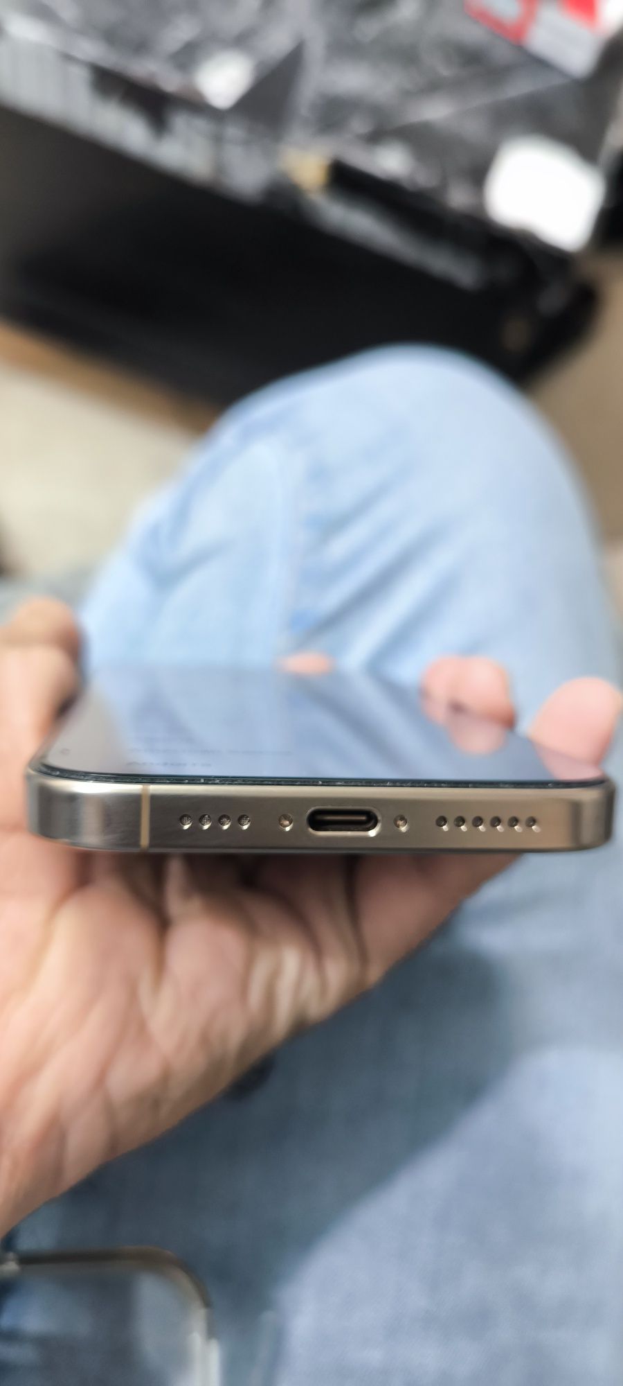 Iphone 16 pro max 256GB como novo. Foi comprado ha 3 meses. Vai com ca