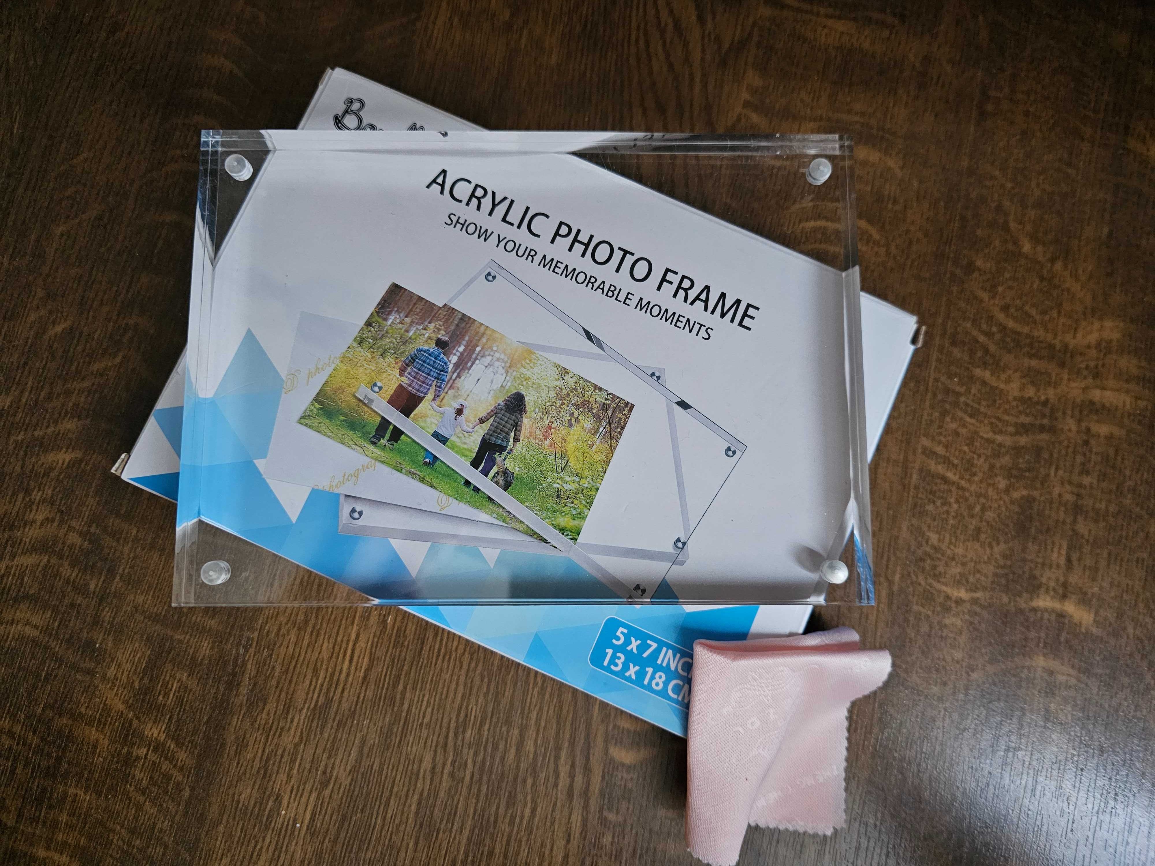 Magnetyczna akrylowa dwustronna ramka na zdjęcia 13x18 bezramkowa