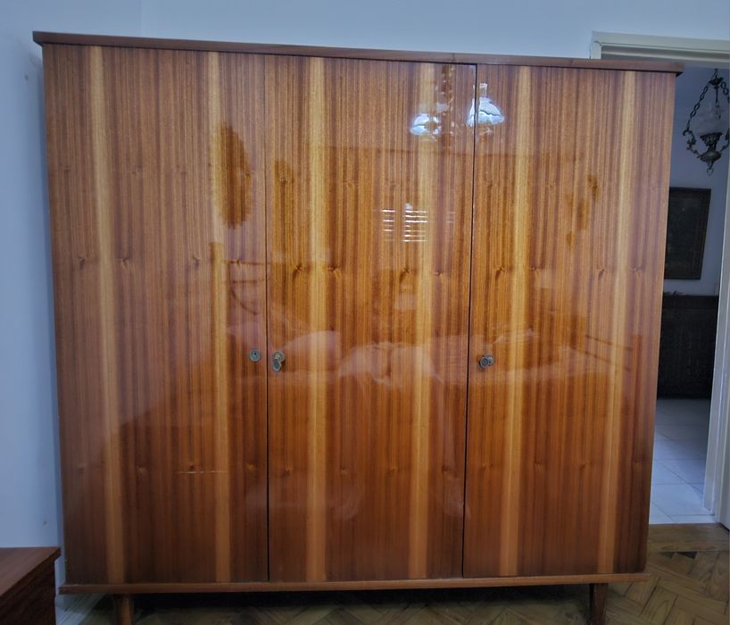 Guarda fatos de quarto