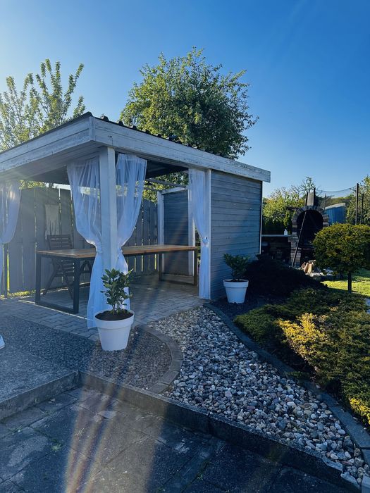 ⸻  Działka ROD 400 m² – domek, grill, studnia, relaks!
