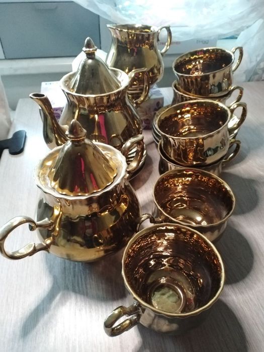 Чайний порцеляновий набір в золоті-15 од