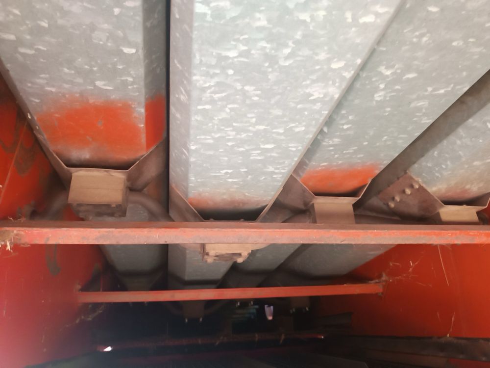 Продется комбайн  Massey Ferguson 440