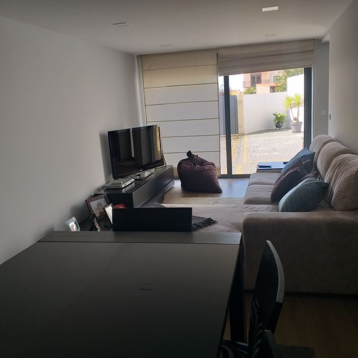Mesa de jantar com 6 cadeiras,extensível dando para 8/10 lugares.