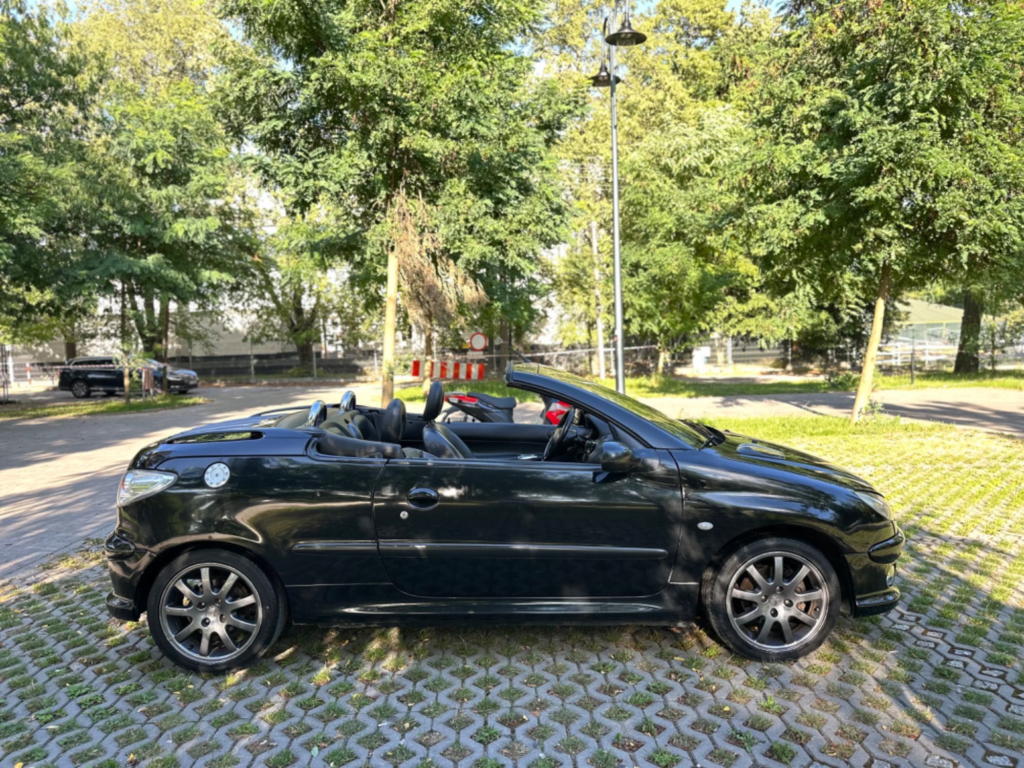 Peugeot 206cc kabriolet mały przebieg ładny stan