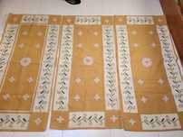 Três tapetes de quarto em arraiolos 145×68