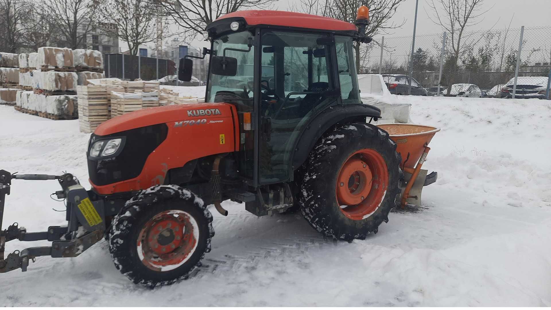 Wynajem ciągnika komunalnego z osprzętem - koszenie, zamiatanie