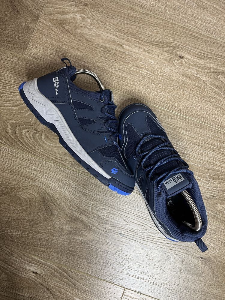 Продам БОМБЕЗНІ трекінгові кросівки Jack Wolfskin Woodland 2