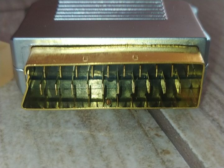 Кабель SCART Tech+link с позолоченными контактами 1,5м