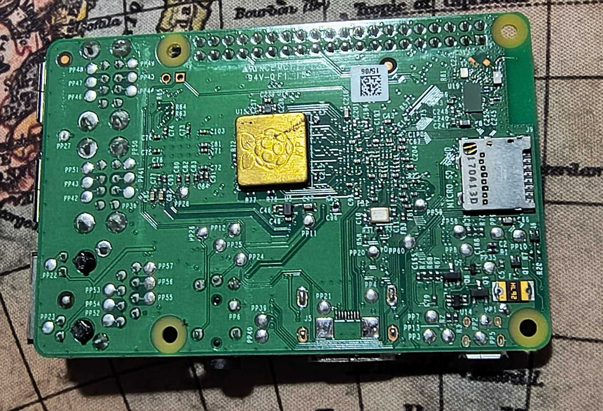 Raspberry Pi 3 Model B V1.2 + корпус + блок живлення + мідні радіатори