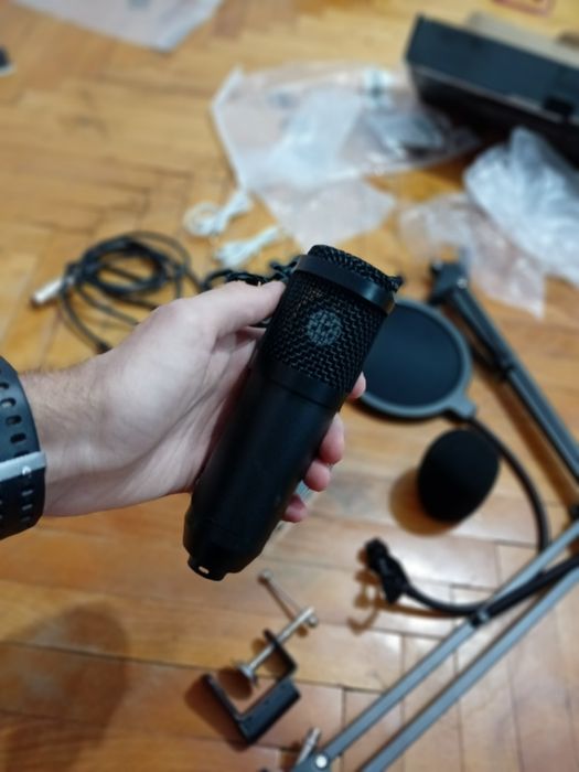 Микрофон BM-800 конденсаторный и аудио карта V8