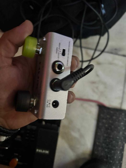 Pedaleira Guitarra / Baixo Nux MG 30