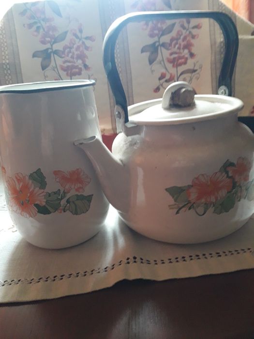 Чайник і кушин. Нові, некористовані.