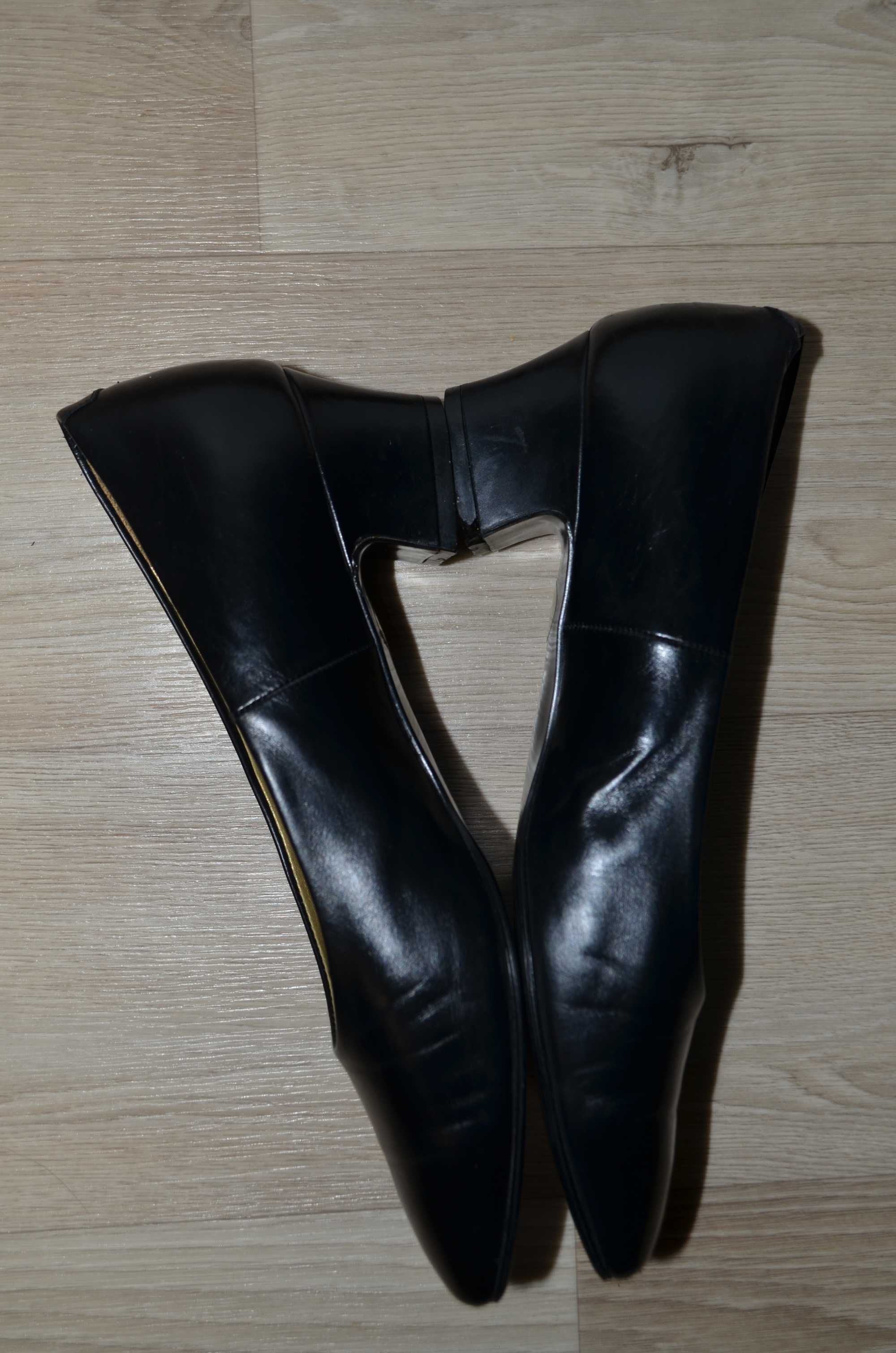 Yves Saint Laurent Pumps Women Low Heel Shoes Leather Vintage Р.36 1/2