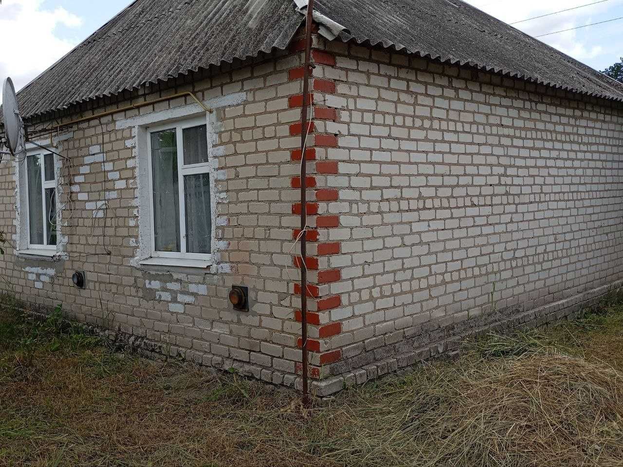 Продам будинок в Золочеві, доглянутий, р-н залізничного переїзду
