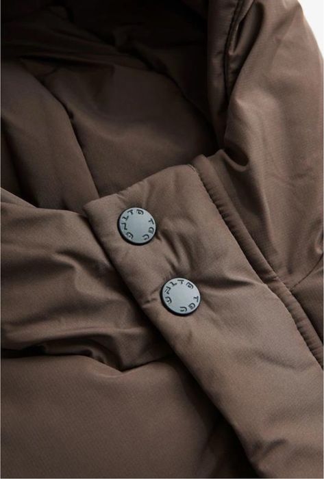 Зимова куртка Next в наявності