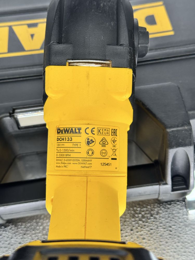 Перфоратор аккумуляторный бесщеточный DeWALT DCH133