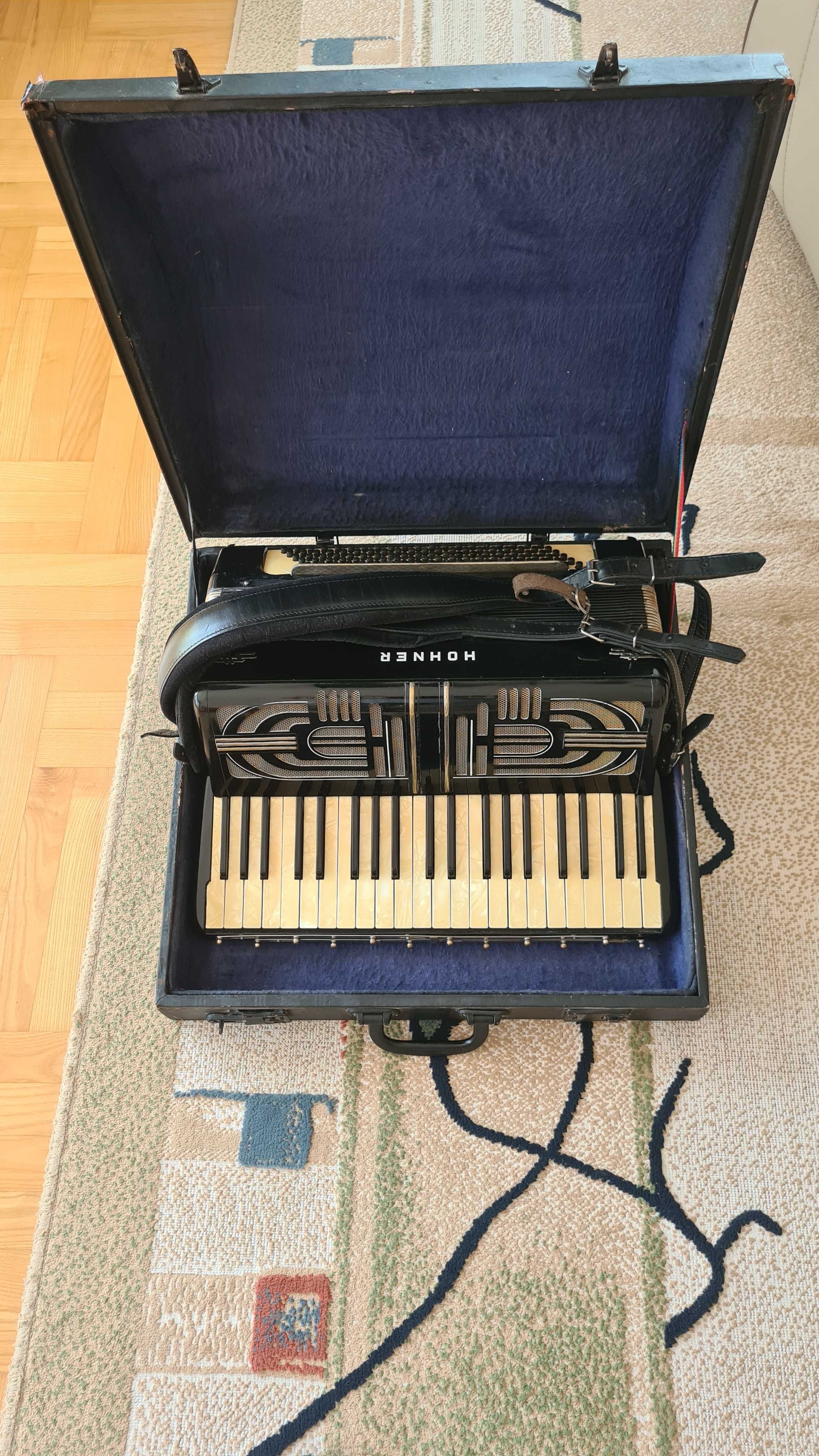Akordeon Hohner Tango V CS 120 basów