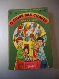 O Clube das Chaves Toca a 4 mãos- Maria Teresa Gonzalez