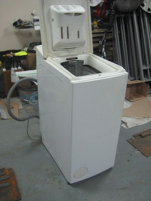 Продам пральну машину/вертикалку/ WHIRLPOOL 6419