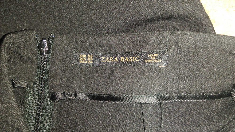 Строгая стильная брендовая черная юбка Zara Basic с разрезом сзади.