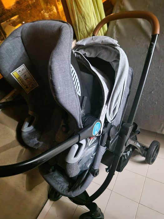 Vendo carrinho de bebé