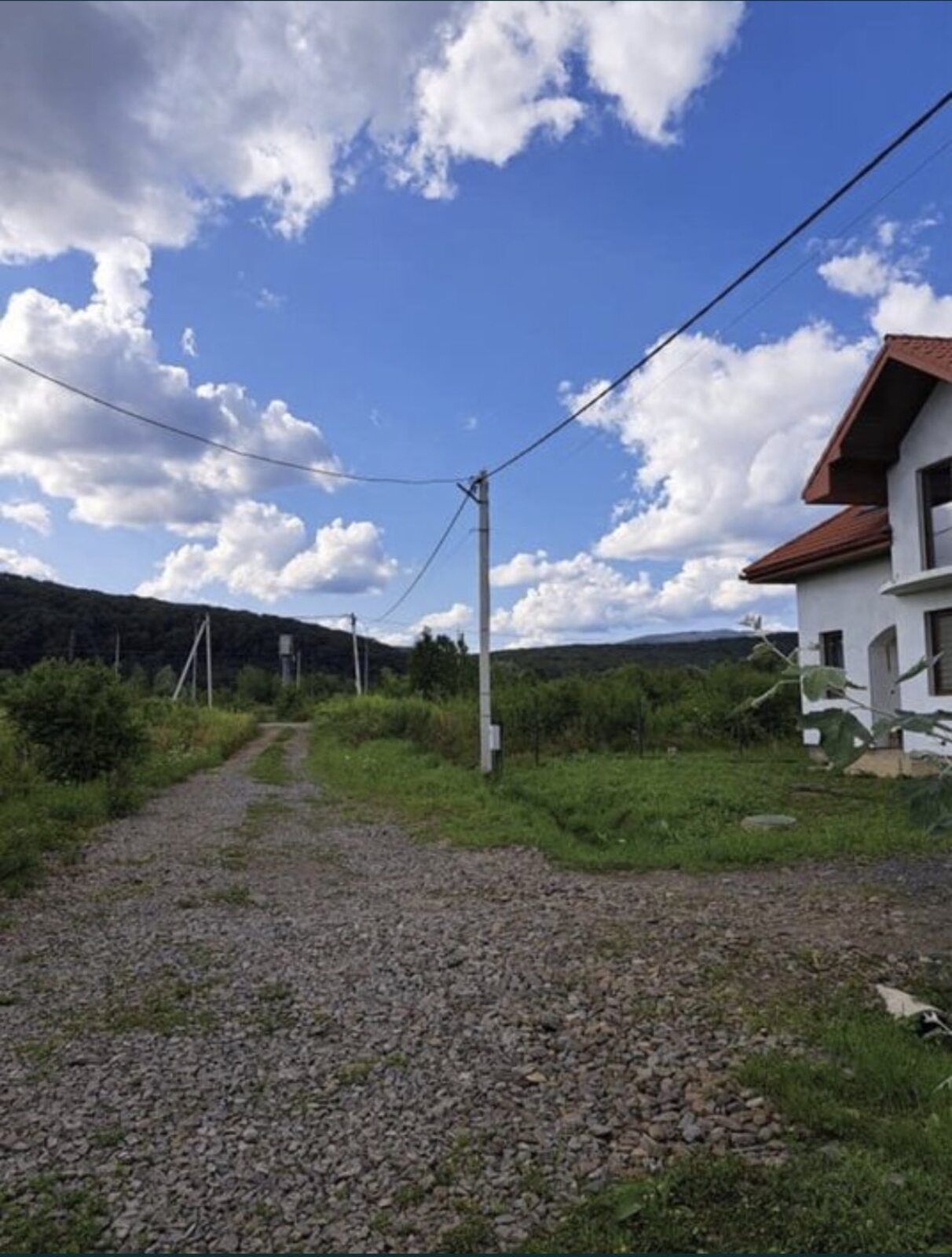 Земельна ділянка з гарними краєвидами.