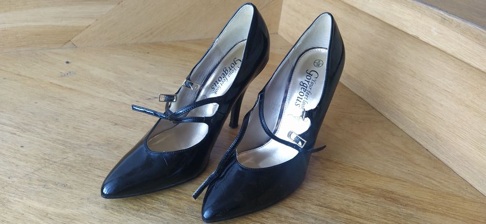 Szpilki czarne lakierowane r.37